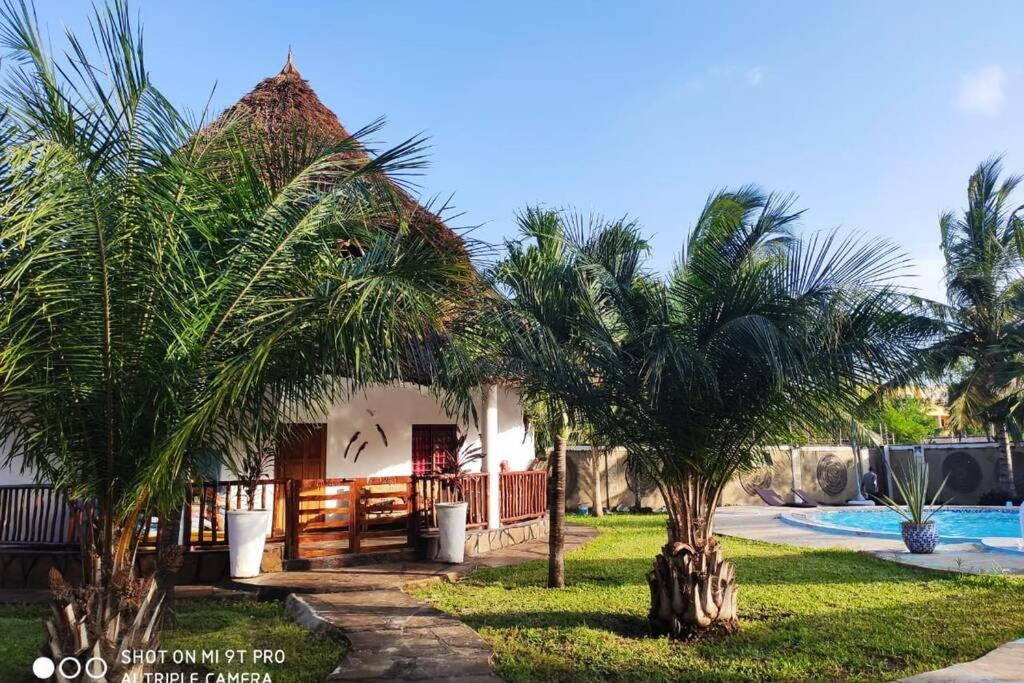 Dadida'S Pool Cottage Diani Beach Zewnętrze zdjęcie